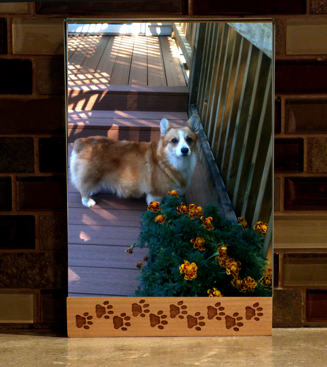 Dog paw print maple picture frame in 2 sizes.