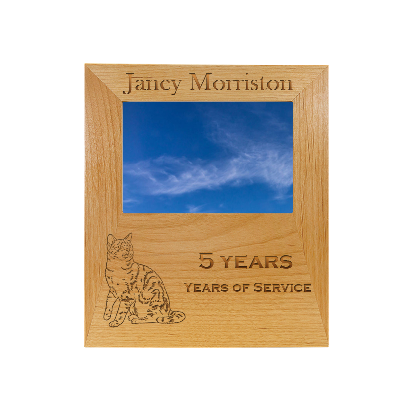 Personalized alder wood picture frame plaque with your choice of cat design and custom engraved text. Cat Picture Frame