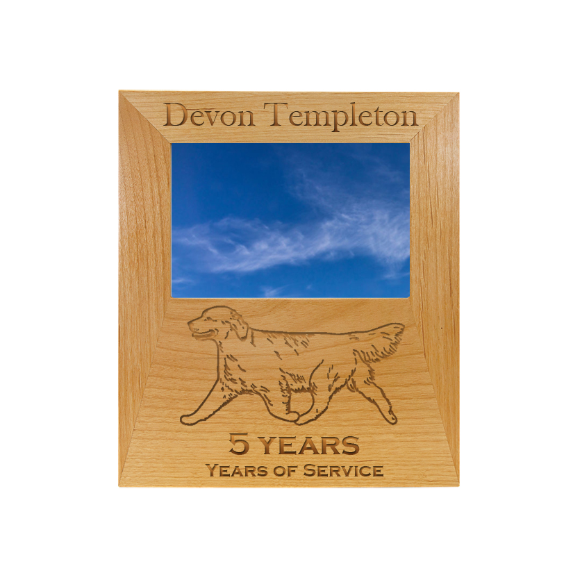 Custom engraved alder wood picture frame plaque with your choice of Golden Retriever design and personalized text. Golden Retriever Frame