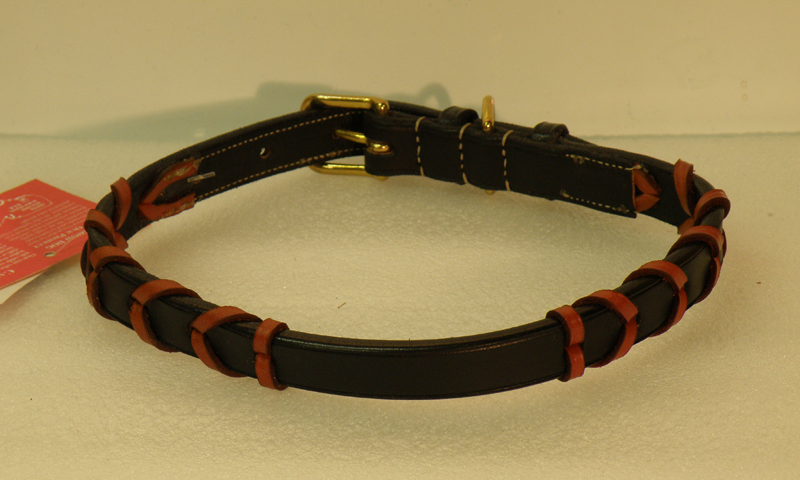 Black and Tan Edgewood Laced Nameplate Collar